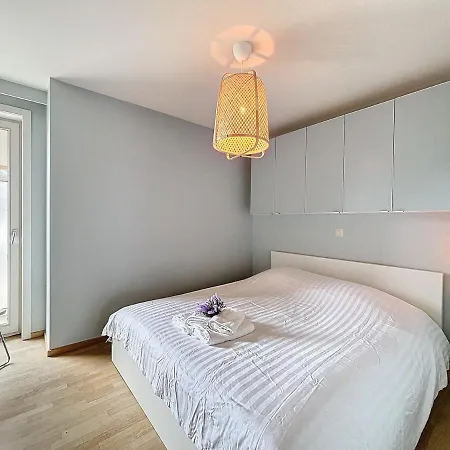 Flat Terlinck - *